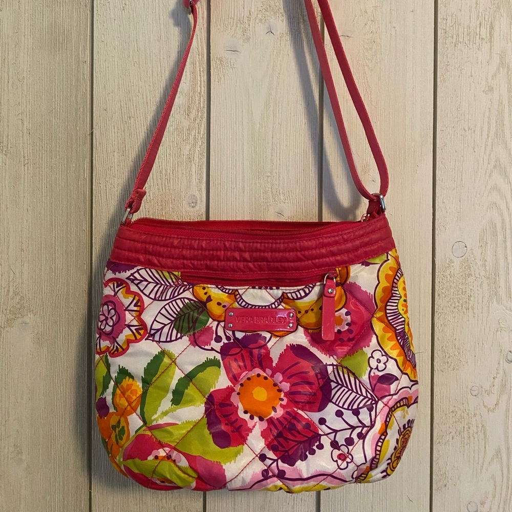 Vera Bradley tote bag.